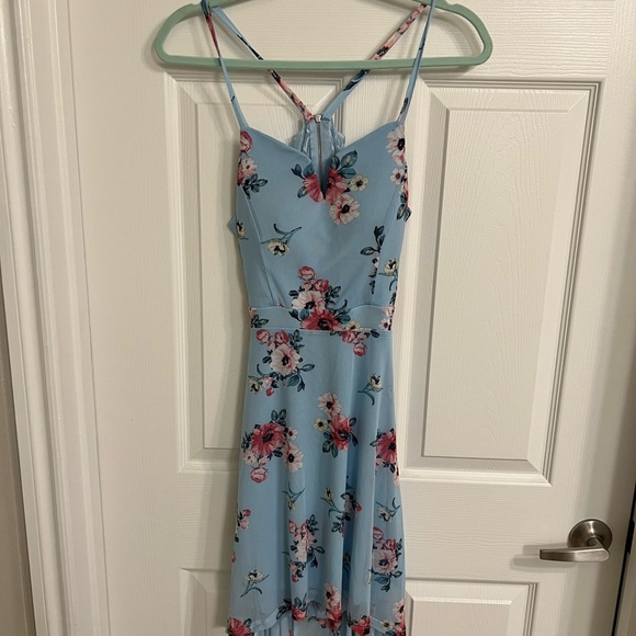 Summer dress - Picture 3 of 3